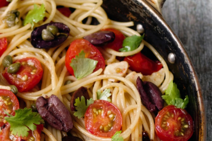 Spaghetti alla puttanesca, le plat traditionnel de Naples