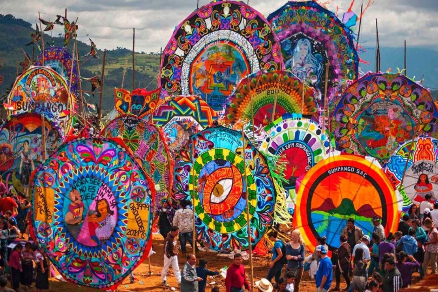 Festival de Barriletes, les cerfs-volants colorés pour communiquer avec les morts !